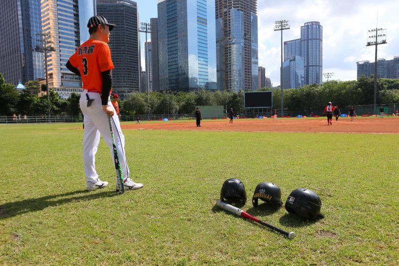 “推动全民健身，助力全面小康”广州市第十六届垒球垒球邀请赛邀请赛垒球顺利举行