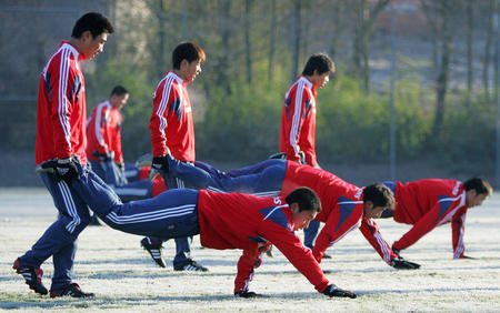 体能增长与健身训练_足球体能训练_业余足球训练体能的办法
