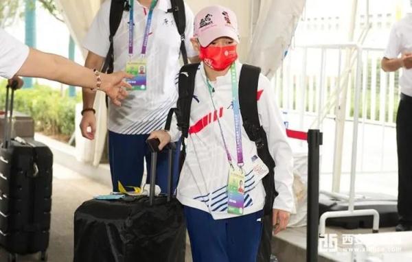 全红婵、陈雨菲、谌龙，多名奥运冠军抵达全运村