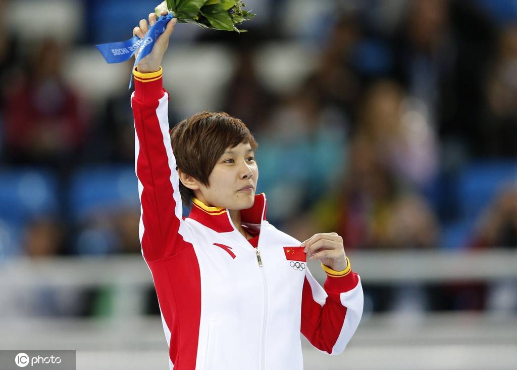 中国冬奥代表团收获13枚金牌王濛重伤骨折告别这届冬奥会
