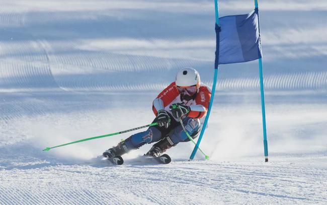 高山滑雪速降速度_速降滑雪小游戏_滑雪速降世界纪录