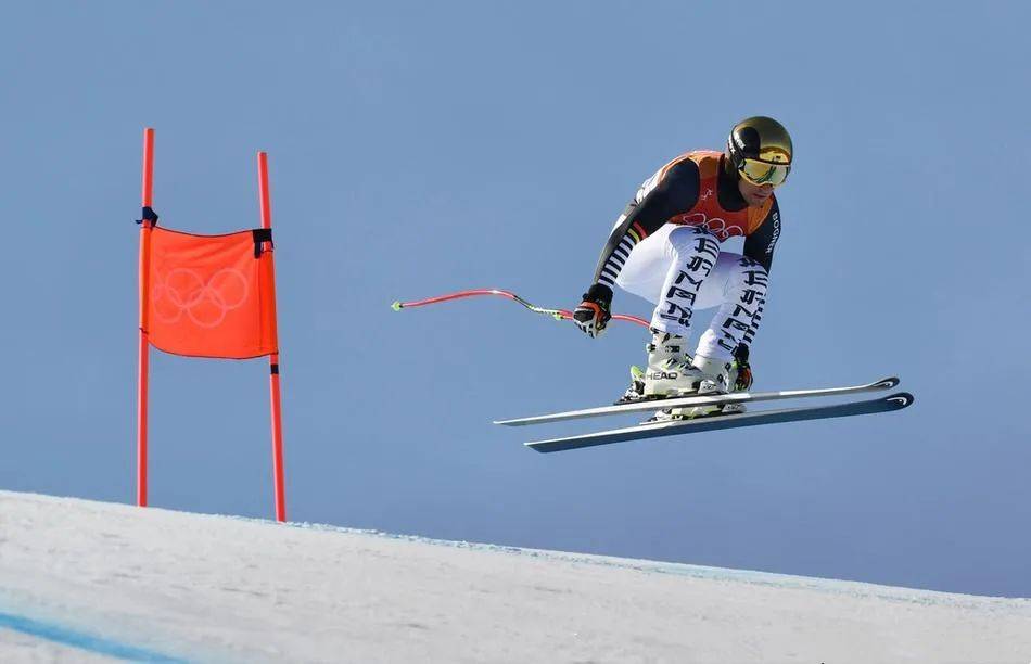 滑雪极限运动滑雪视频_高山速降滑雪速度_冬奥会高山滑雪视频