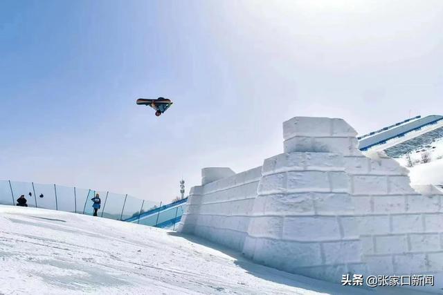 滑雪跳台_十三冬跳台滑雪_单板滑雪大跳台