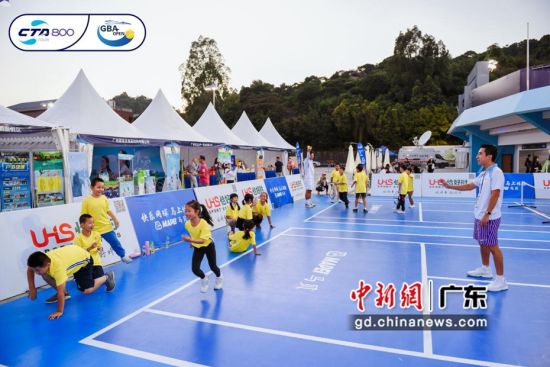 赛事组委会重点打造以“悦网球、粤精彩”主题的网球嘉年华活动。 张旭华 摄 