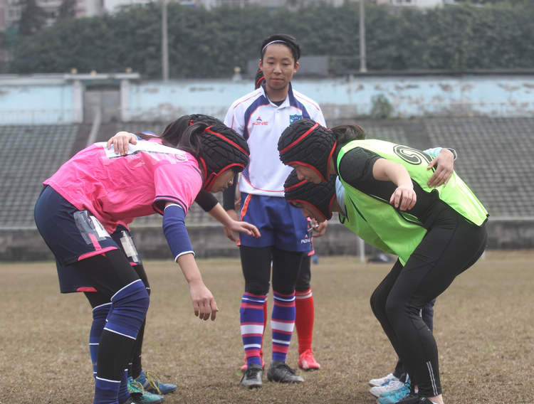 重庆首届英式橄榄球赛举行 四名女生入选国家集训队