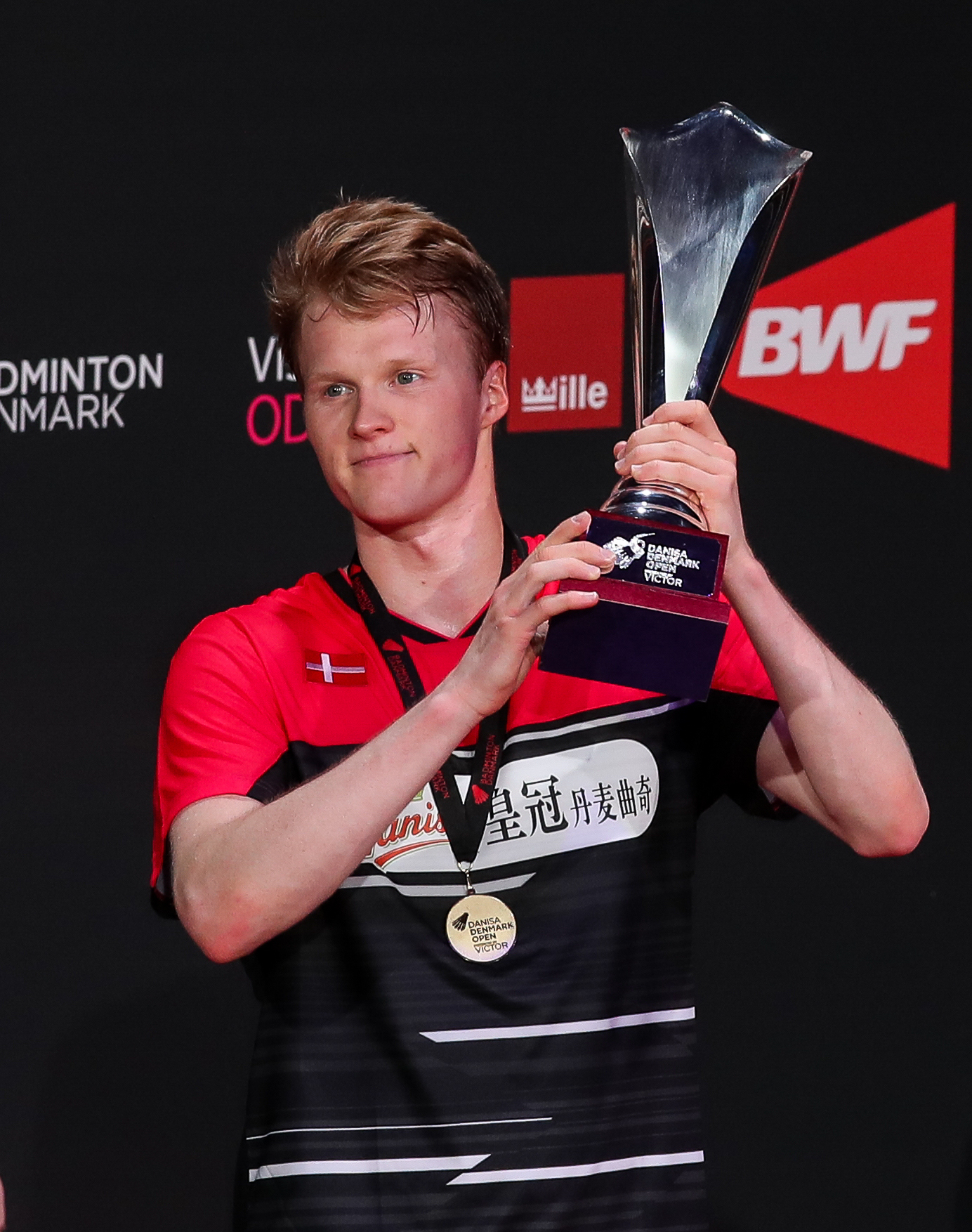 安东森丹麦羽毛球公开赛夺冠。