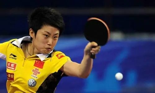 国乒最年轻世界冠军，4:0打败张怡宁26被国家队开除，郭跃做了啥