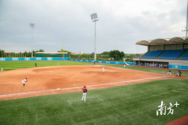 慢投垒球场地_垒球场地共有多少个垒球位_垒球什么叫比赛场地