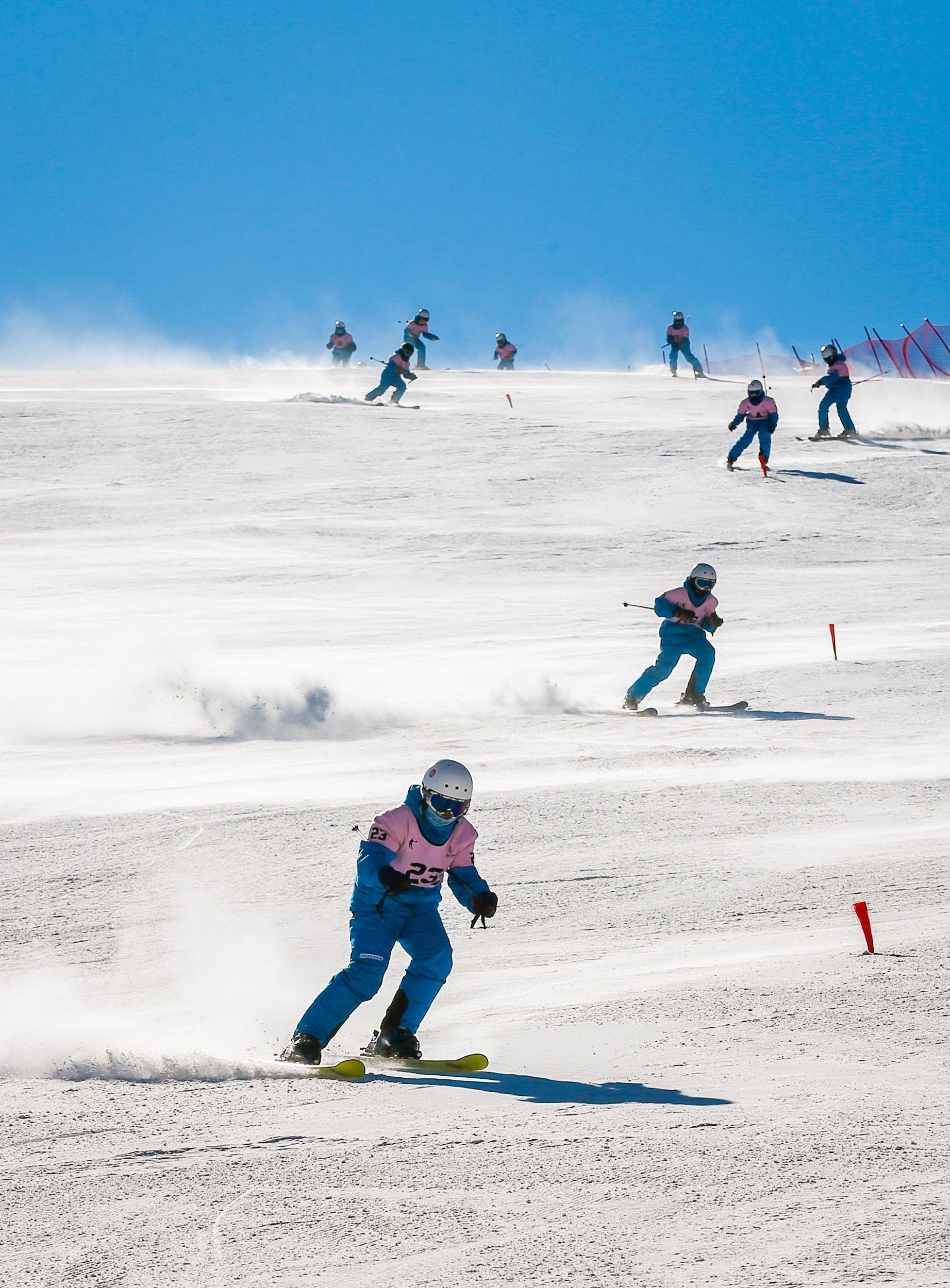 跳台滑雪距离_长白山国际滑雪公园滑雪票_冬奥会首钢滑雪大跳台